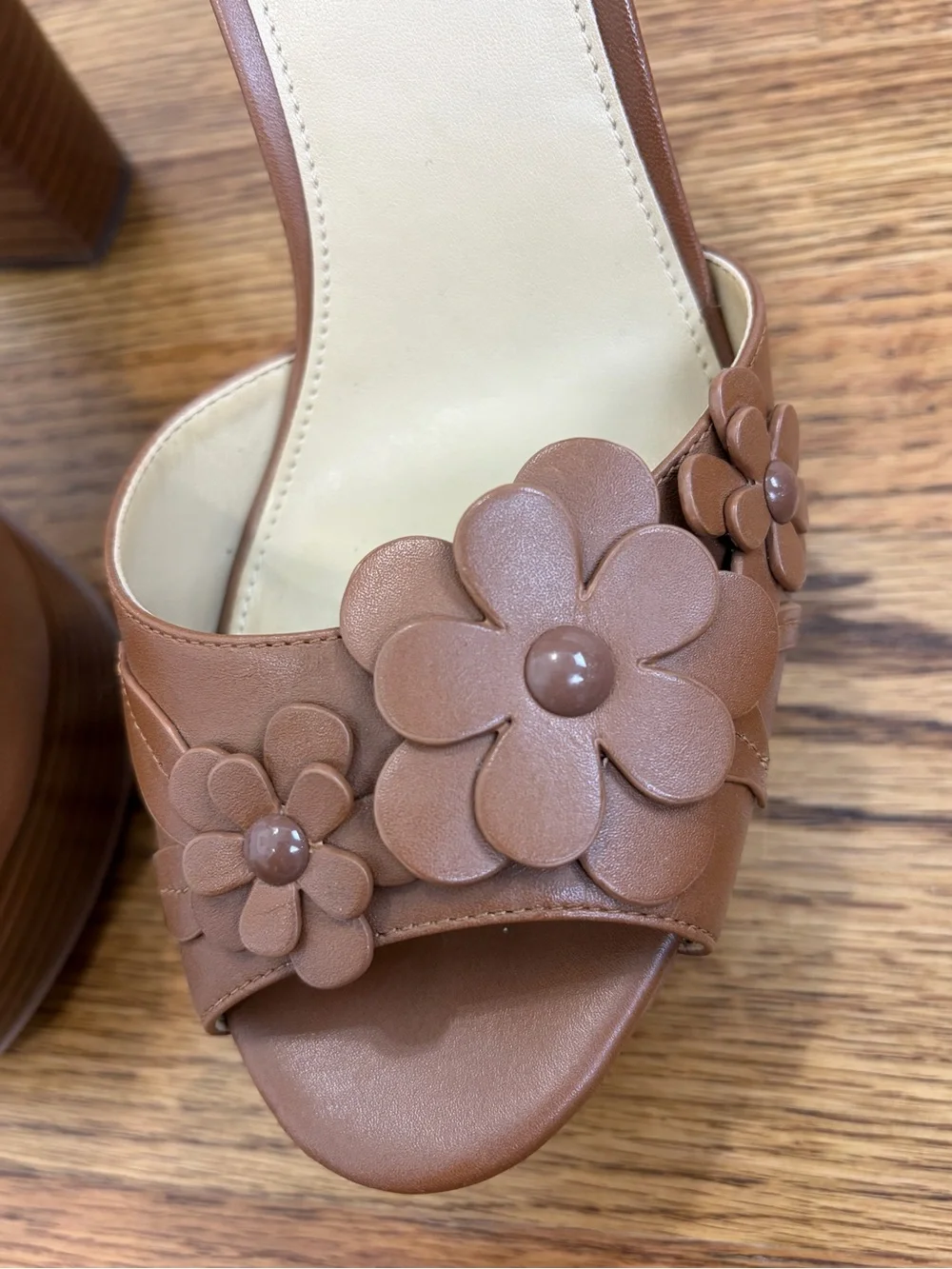 MK Flora Appliqué Tan Leather Platform Sandal (10)
